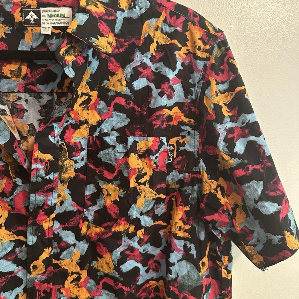 LRG Lifted Research Group Men M Abstract Pastel‎ Button Up Short Sleeve Shirt